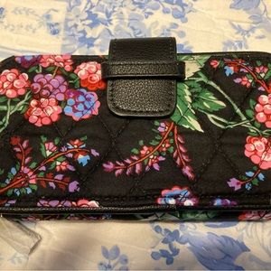 Vera Bradley Iconic RFID Smartphone Wristlet Wallet Winterberry NWT